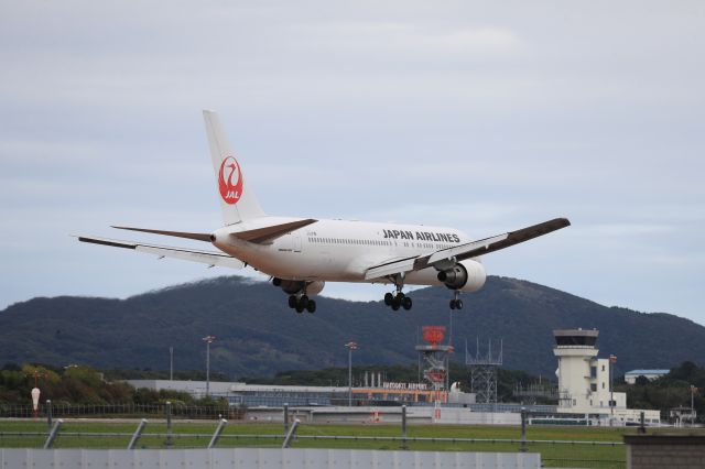 BOEING 767-300 (JA612J) - September 26th 2020:HND-HKD.