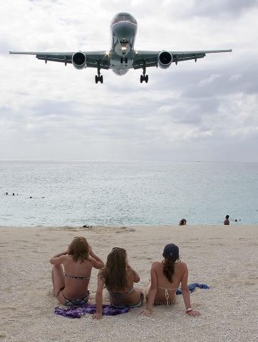 Boeing 757-200 (CL-OSE) - 757 on final.  This is a great spot to shoot pictures if you are an aircraft photographer.