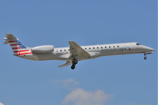 Embraer ERJ-145 (N941LT)