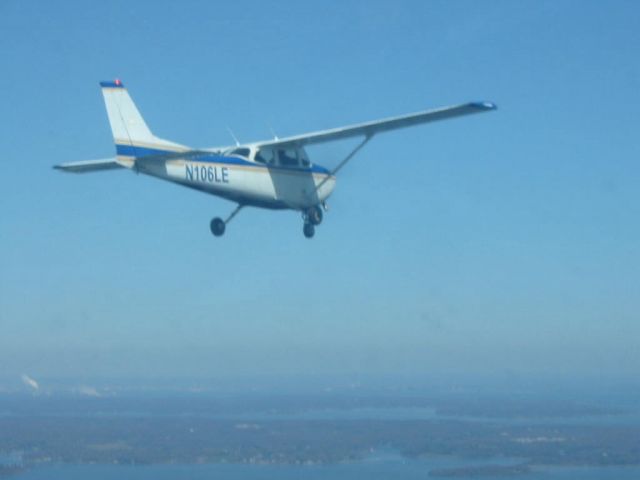 Cessna Skyhawk (N106LE)