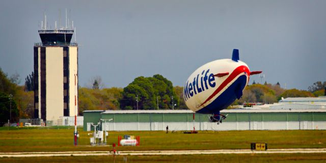 SNOOPY1 — - Metlife Snoopy 1 moored at KSRQ waiting for winds to die down on Sunday Feb 26th.