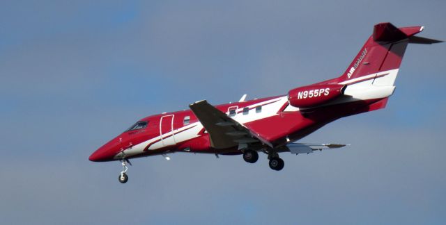 Pilatus PC-24 (N955PS) - On final is this 2018 Pilatus PC-24 from the Autumn of 2020.