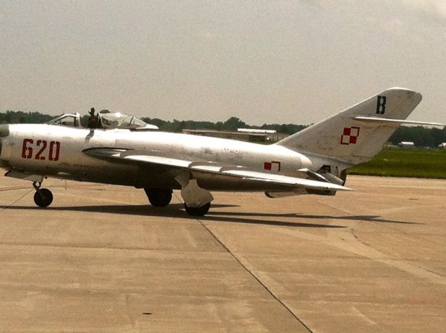 MIKOYAN MiG-17 (N620PF)