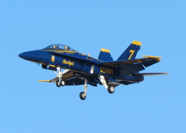 McDonnell Douglas FA-18 Hornet — - Blue Angel 7 coming into PHL for the Army-Navy game