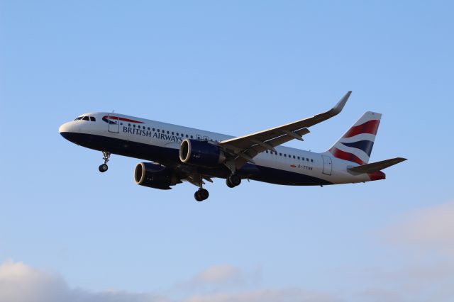Airbus A320neo (G-TTNK) - A British Airways A320neo on final approach into LHR, landing on runway 27L.br /br /Location: Myrtle Avebr /Date: 02.08.22 (dd/mm/yy)