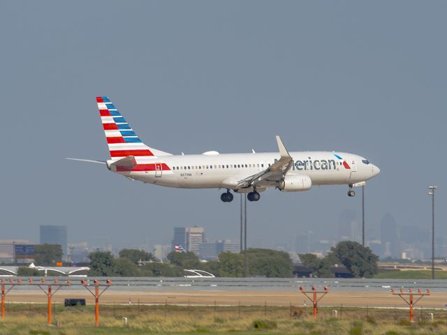 Boeing 737-800 (N879NN) - 7/9/2020