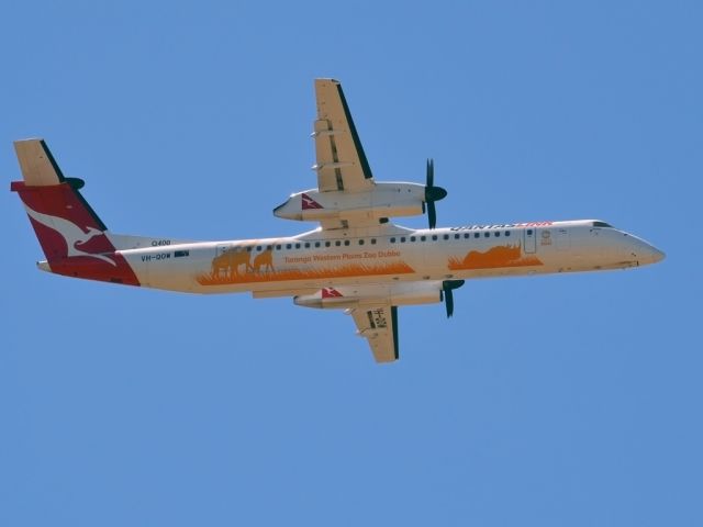 de Havilland Dash 8-400 (VH-QOW) - Getting airborne off runway 23. Wednesday 4th January 2012.