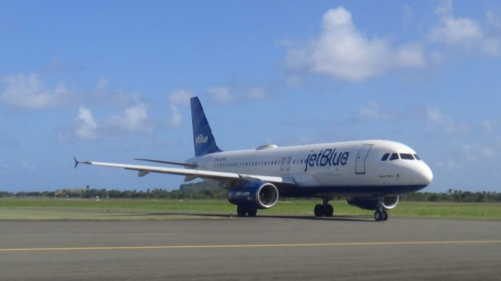 Airbus A320 (N554JB)