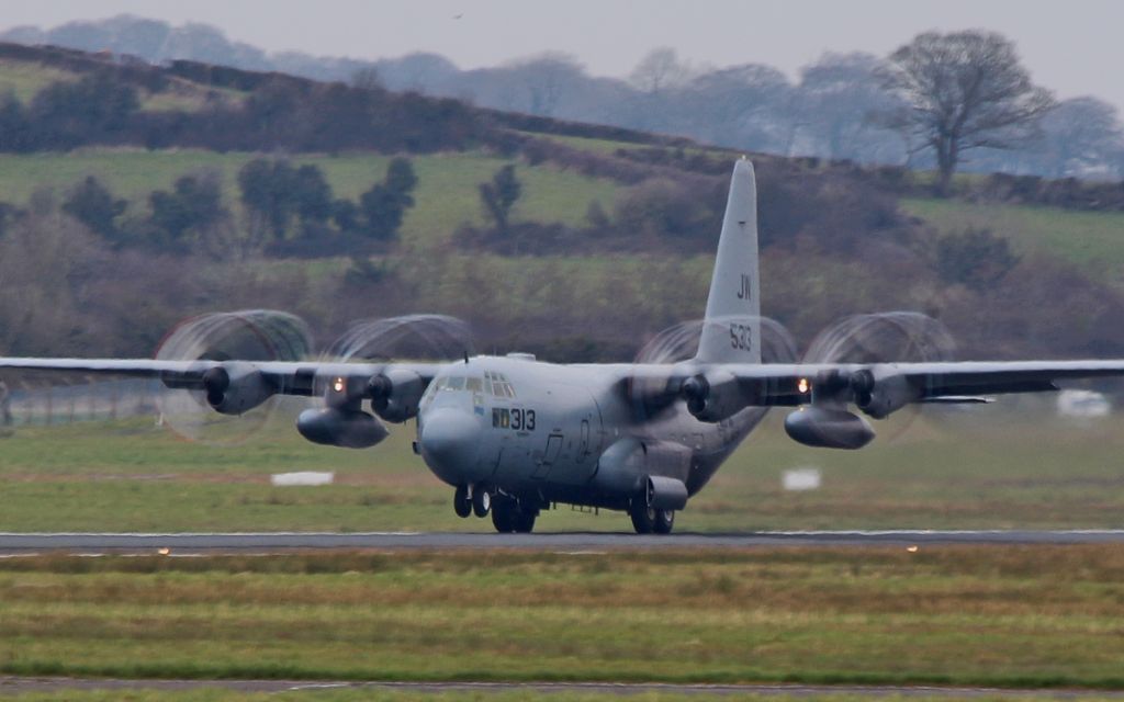 Lockheed C-130 Hercules (16-5313) - usn c-130t 165313 dep shannon 21/3/16.