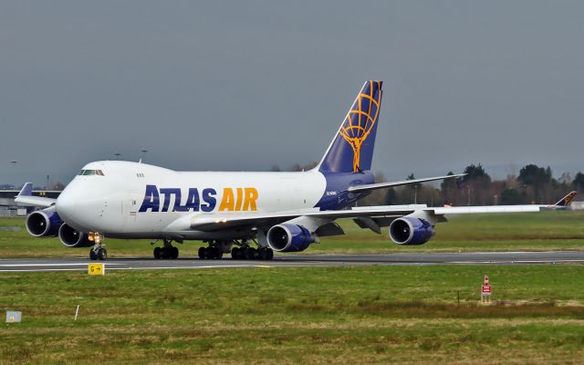 Boeing 747-400 (N419MC) - atlas air 747-400 n419mc at shannon 1/4/14.