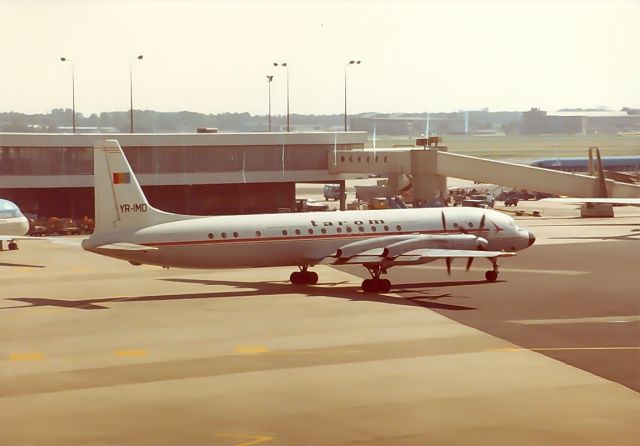 Ilyushin Zebra (YR-IMD) - TAROM IL-18V cn182004804 Archief okt82