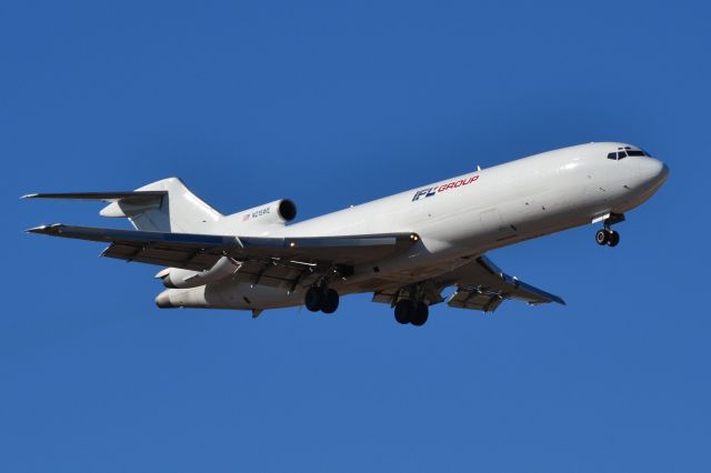 BOEING 727-200 (N215WE) - INTERNATIONAL TRADING COMPANY OF YUKON INC on final at KCLT - 10/24/18