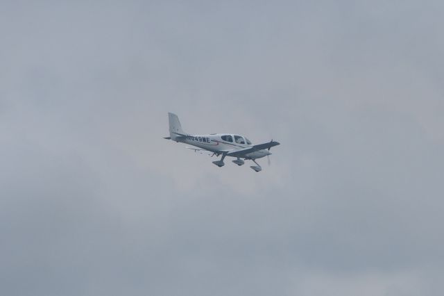 Cirrus SR-22 (N649ME)