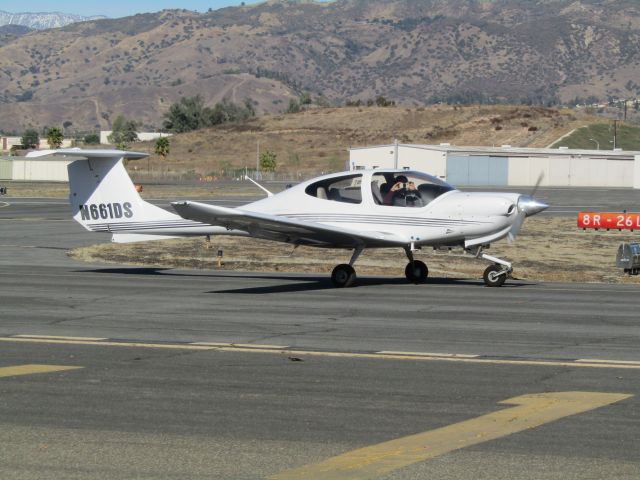 Diamond Star (N661DS) - Taxiing to RWY 26L