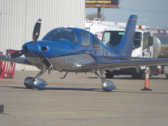 Cirrus SR-22 (N39CD)