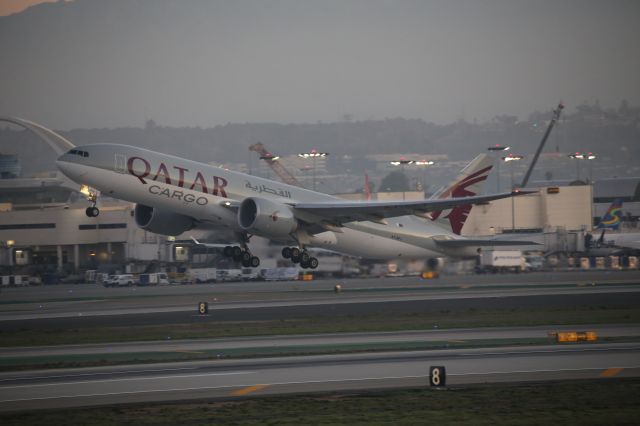 Boeing 777-200 (A7-BFJ)