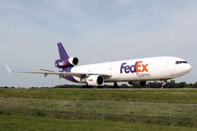 Boeing MD-11 (N587FE)