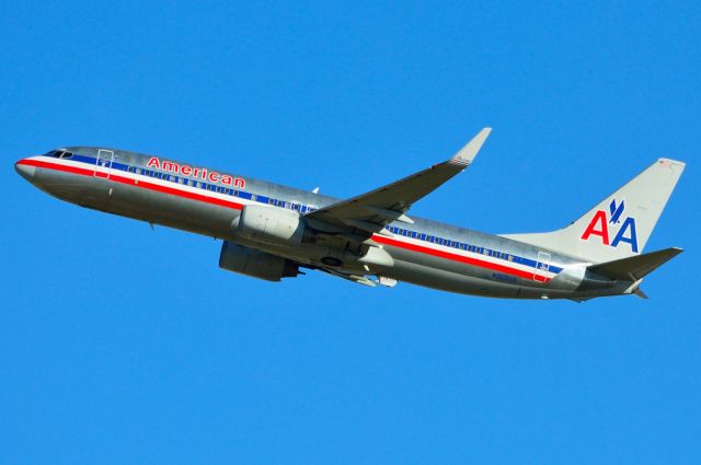 Boeing 737-800 (N960AN) - American - N960AN - B737-800 - Departing KDFW 11/17/2013