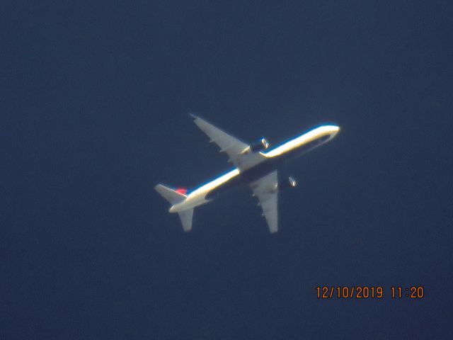 Boeing 757-200 (N821DX)