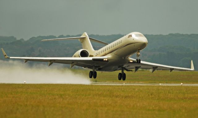 Bombardier Global Express (N887WM)