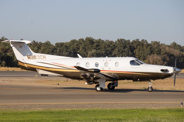 Pilatus PC-12 (N983CH)