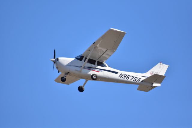 Cessna Skyhawk (N967SA) - On take-off