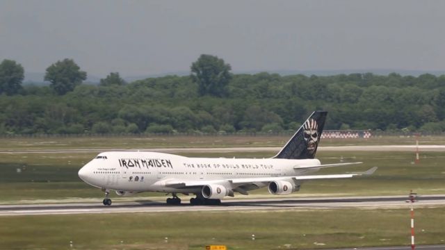 Boeing 747-400 (TF-AAK) - TF-AAK - 2003 Boeing 747-428 cn/sn 32868/1325