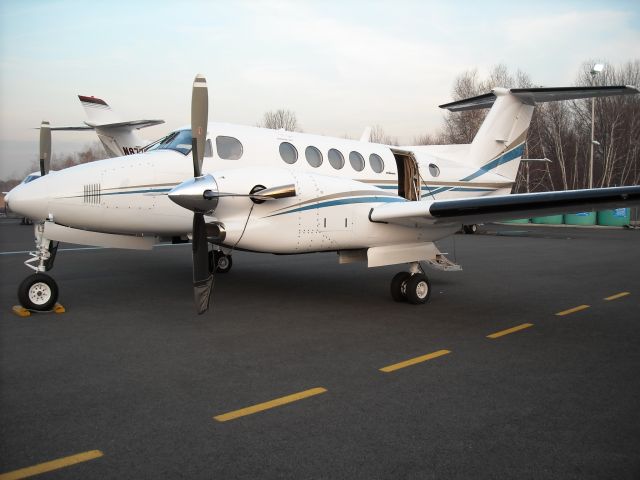 Beechcraft Super King Air 300 —