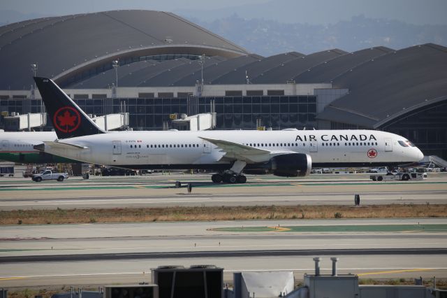 Boeing 787-9 Dreamliner (C-FRTU)