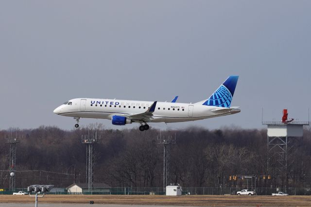 Embraer 175 (N86375) - Air Shuttle 6117 initiating a go-around after experiencing a wind shear on final for RWY 24L this afternoon, 1 Mar 2021. I couldn’t catch the shot but I watched the left-wing dip considerably as it approached before climbing out on a go-around. The Captain reported a loss of 10-knots at about 200-feet above the runway as he climbed out for a second try. A Southwest B737 reported the same after N86375 but landed ok. This new E175, built by Yabora Industria Aeronautica S.A., was delivered to Mesa Airlines back in December. 