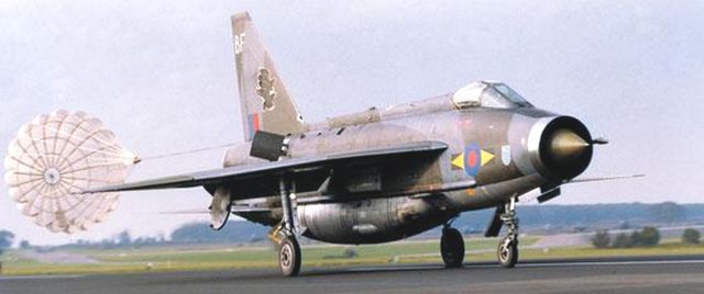 — — - English Electric Lightning