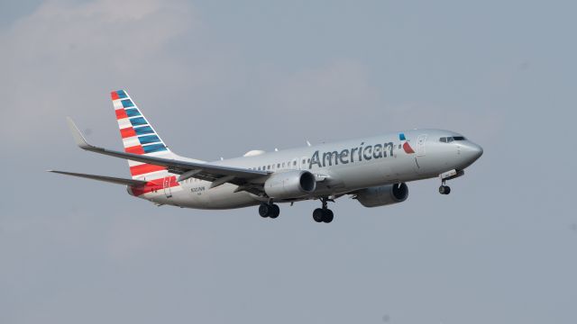 Boeing 737-800 (N301NW)