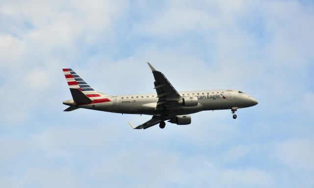 Embraer 175 (N109HQ) - American Eagle Embraer ERJ-175LR N109HQ landing in Portland, Maine