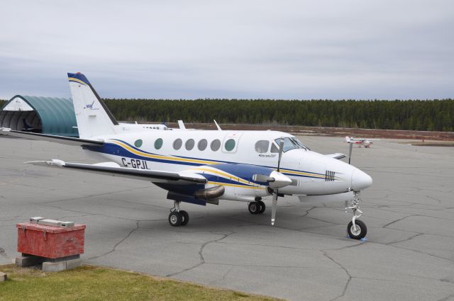 Beechcraft King Air 100 (C-GPJL) - MAX140 à CYEY le 13 mai 2014