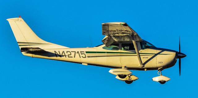 Cessna Skylane (N42715) - N42715 Cessna 182L Skylane s/n 18259158 - North Las Vegas Airport  KVGTbr /Photo: TDelCoro br /March 8, 2025