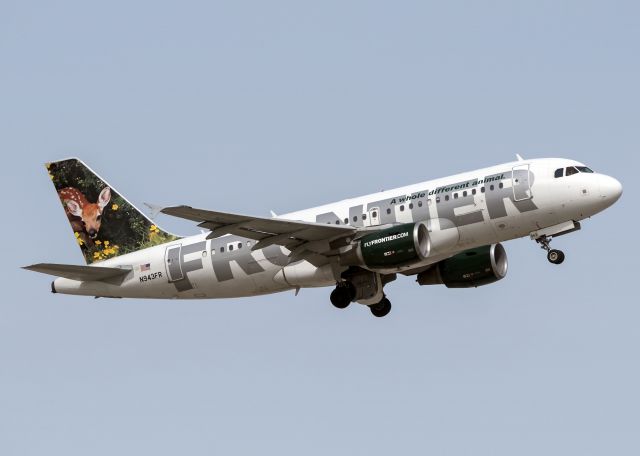 Airbus A319 (N942FR)