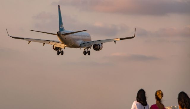 Embraer ERJ-190 (4X-EMB)