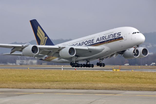 Airbus A380-800 (9V-SKM)