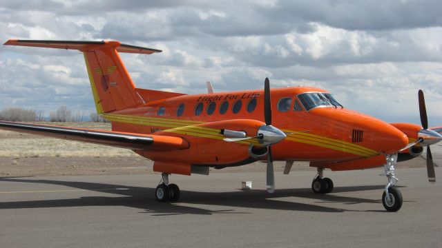 Beechcraft Super King Air 200 (N203LG)