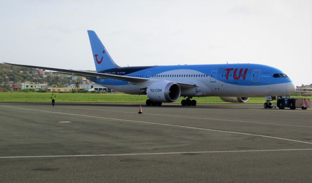 Boeing 787-8 (G-TUIH)