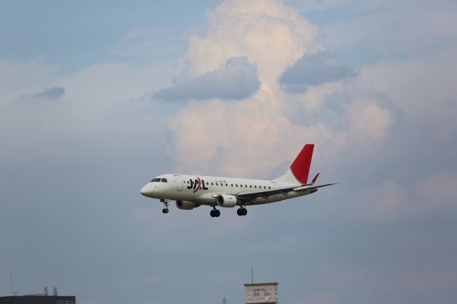 Embraer 170/175 (JA212J)