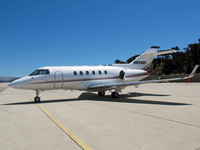 Hawker 800 (N899QS) - A solid business jet with a stand up cabin.