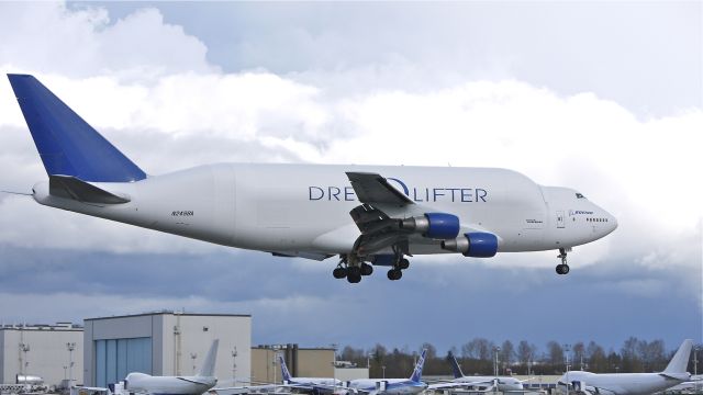 Boeing 747-400 (N249BA) - GTI4351 on final approach to runway 16R on 4/5/12.