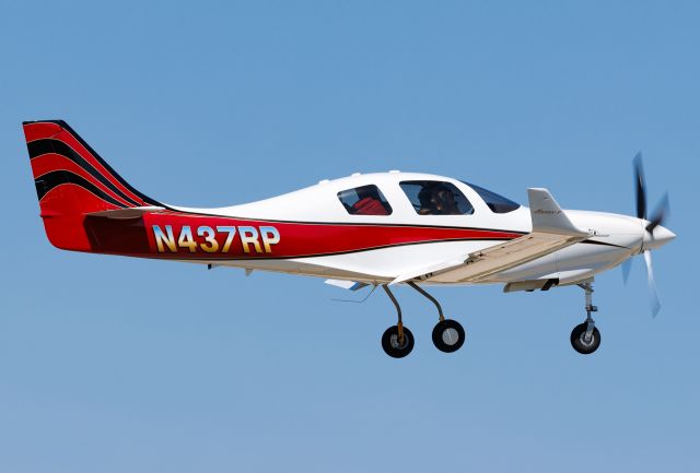 Lancair Lancair 4 (N437RP)