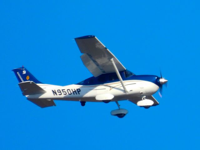 Cessna 206 Stationair (N950HP)