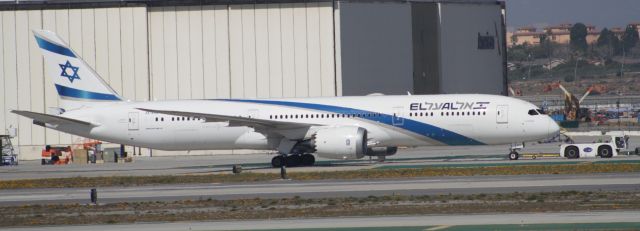 Boeing 787-8 —