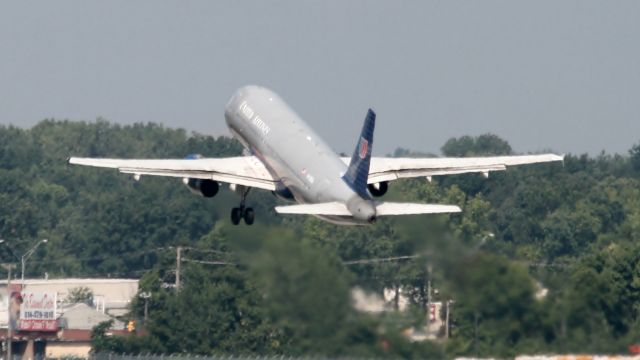 Airbus A320 (N409UA)