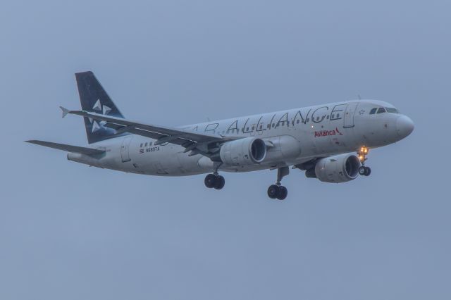 Airbus A320 (N689TA)