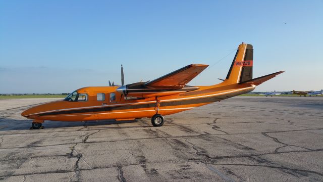 Aero Commander 500 (N577ZB) - Sitting at KIXD