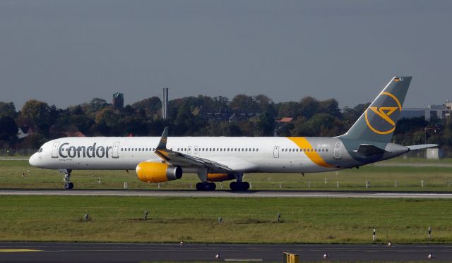 BOEING 757-300 (D-ABOJ) - on startposition RWY 23L at DUS/EDDL